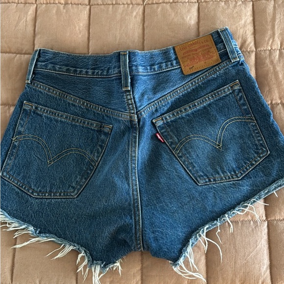 Levi’s Cutoff Shorts 3 Pack - Picture 3 of 7